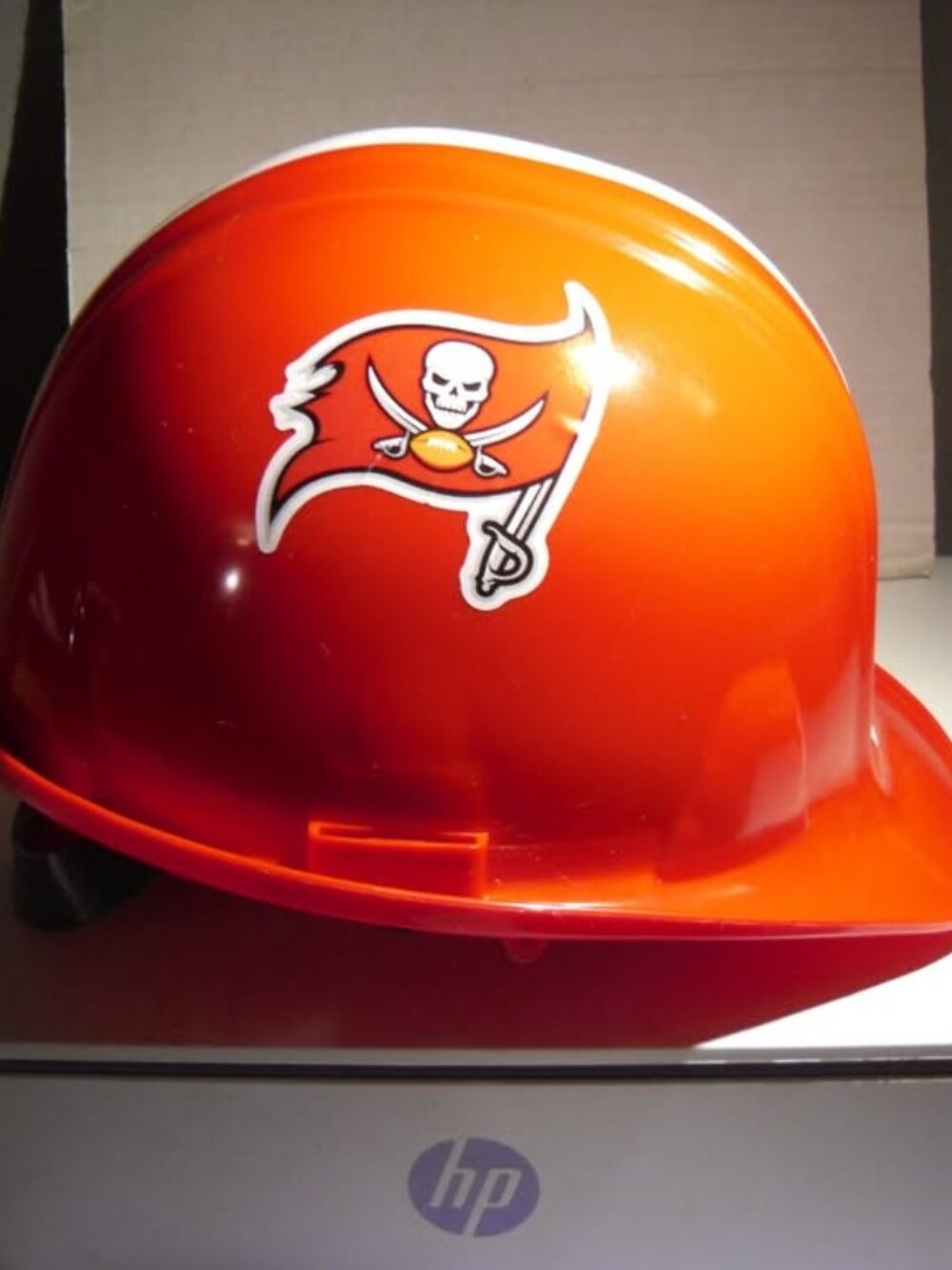 Tampa Bay Buccaneers Hard-hat fits all NEW